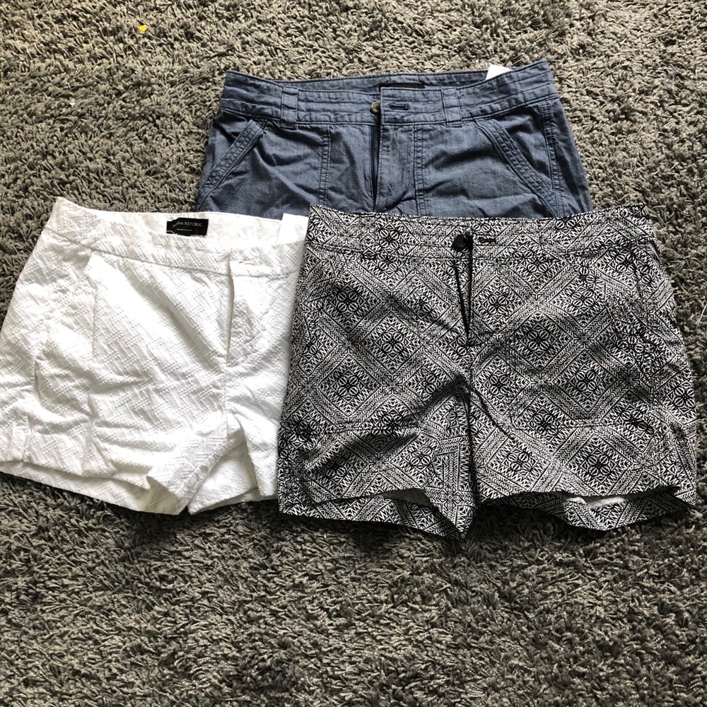 Bundle of three Banana Republic size 6 shorts